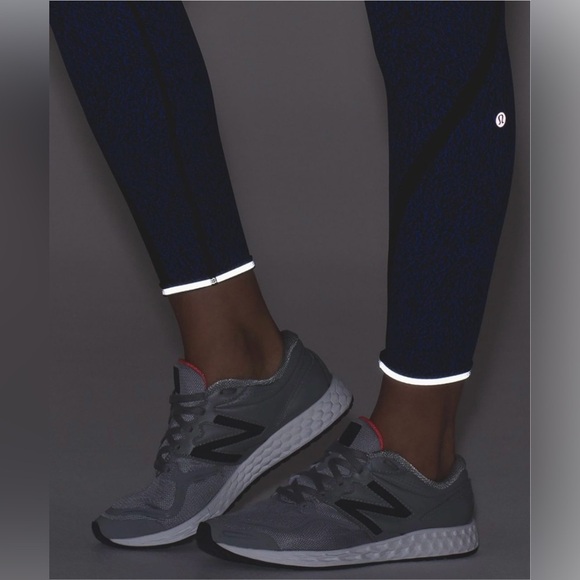 Lululemon On Track Tight Circuit Cerulean Blue Black / Black - Picture 4 of 13